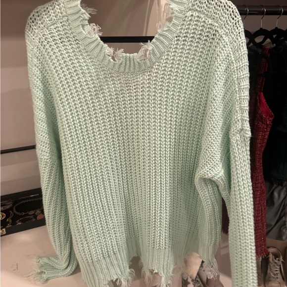 Light green distressed sweater - Picture 2 of 2